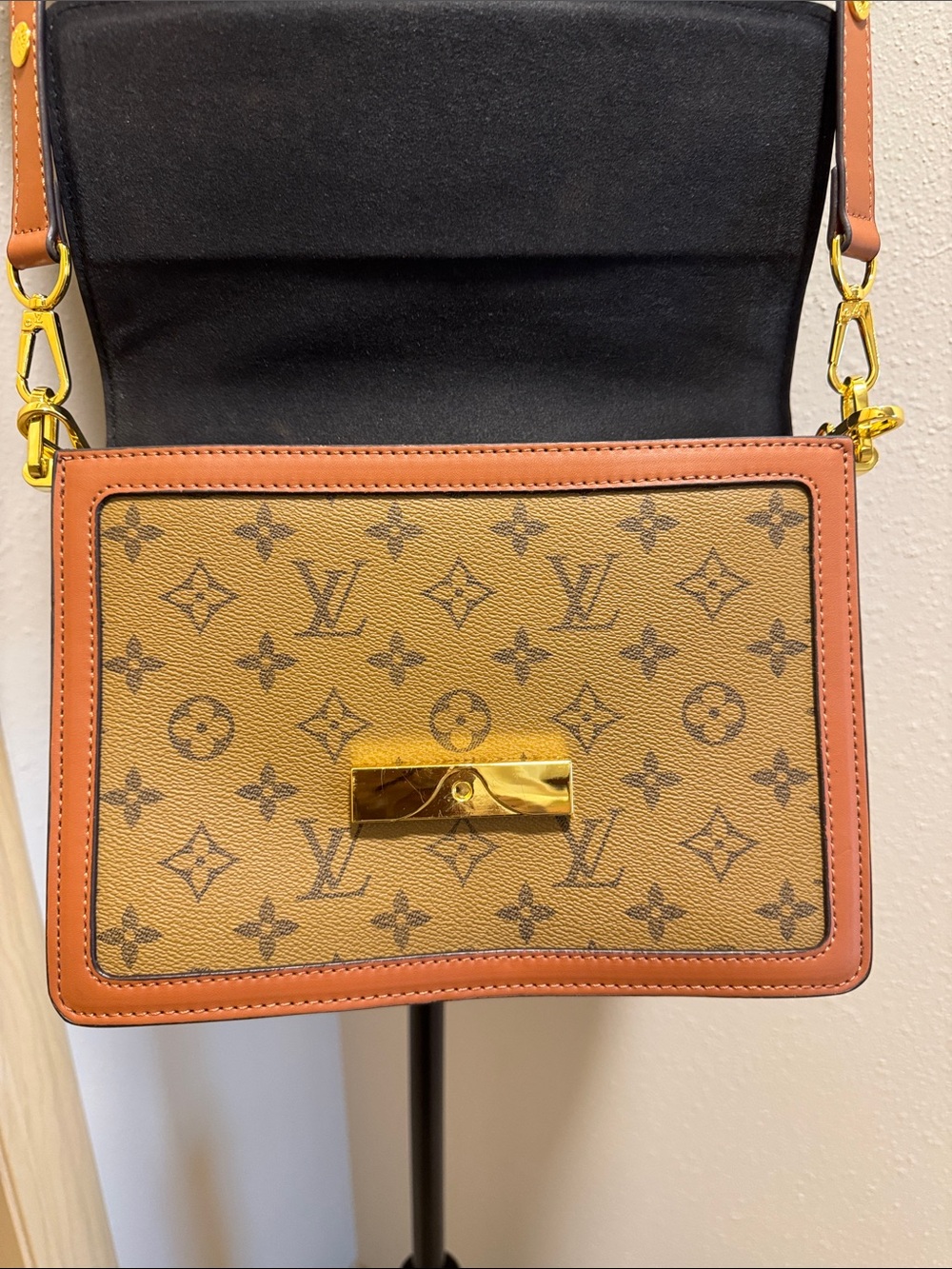 Luxury inspired crossbody - Picture 5 of 6